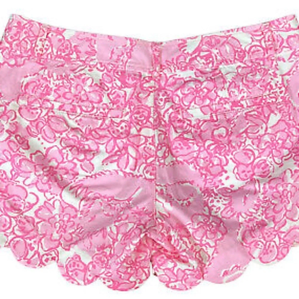 Lilly Pulitzer Buttercup Short in She’s A Fox Print - Picture 3 of 5